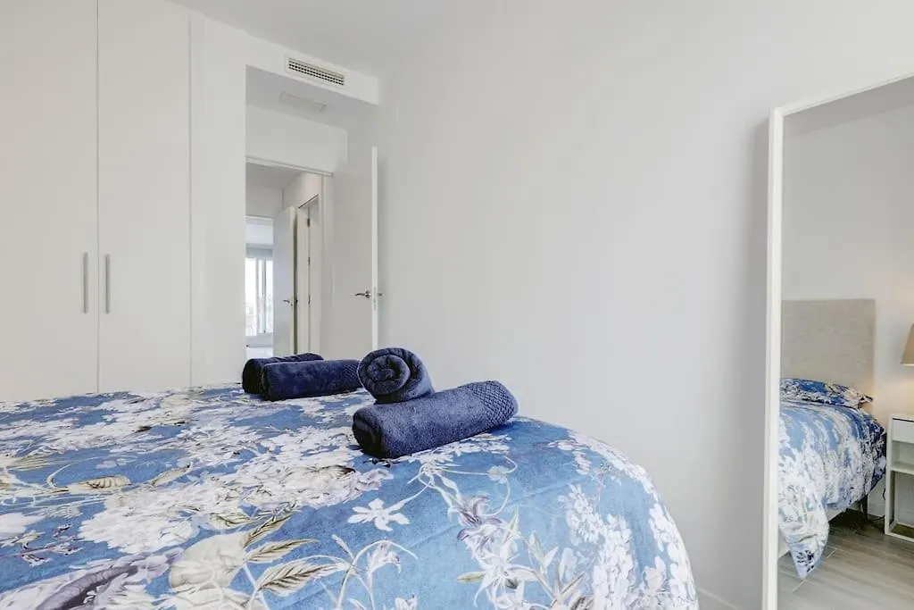 Three-Bedroom Holiday Apartment In إِستيبونا إسبانيا