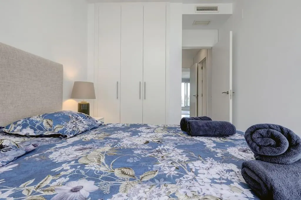 Three-Bedroom Holiday Apartment In إِستيبونا 0*,  إسبانيا