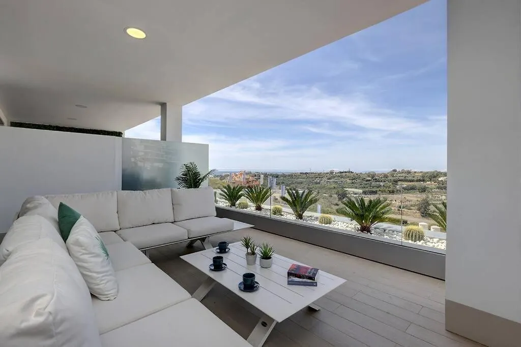 Three-Bedroom Holiday Apartment In إِستيبونا 0*,  إسبانيا